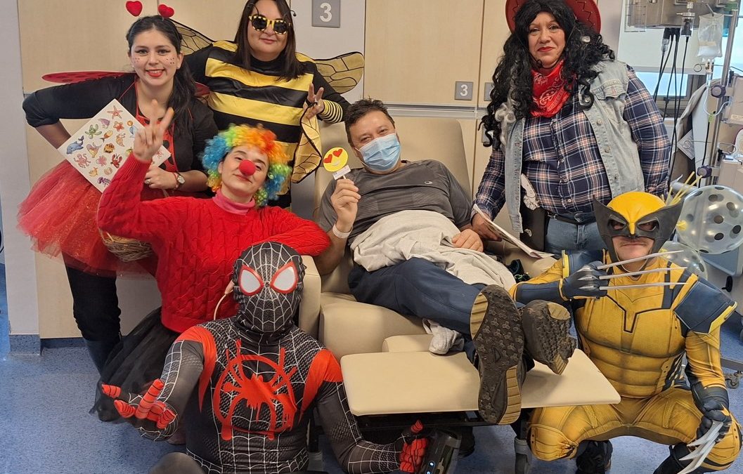 UNA VEZ MÁS ARCOÍRIS DEL MAR VISITA A PACIENTES DEL HNV