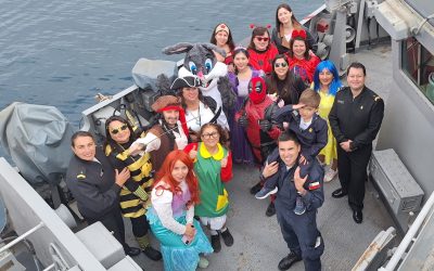 PACIENTE PEDIÁTRICO JUNTO A GRUPO “ARCOÍRIS DEL MAR” VISITARON FRAGATA “ALMIRANTE COCHRANE”