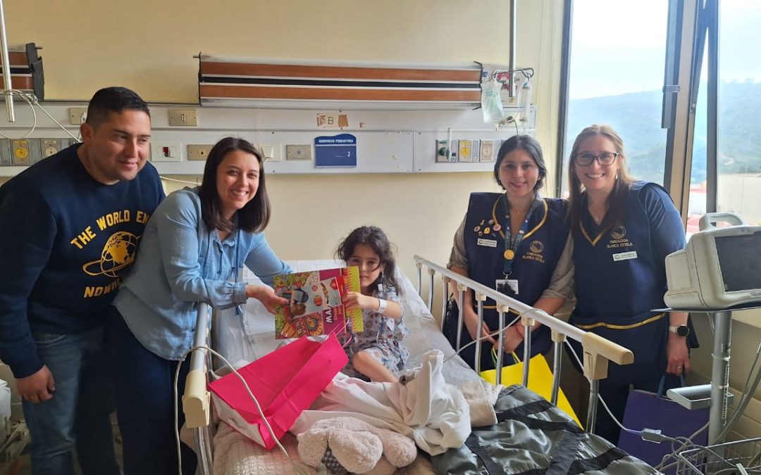 VOLUNTARIAS DE LA FUNDACIÓN “BLANCA ESTELA” VISITAN A PACIENTES PEDIÁTRICOS PARA CELEBRAR EL DÍA DEL NIÑO